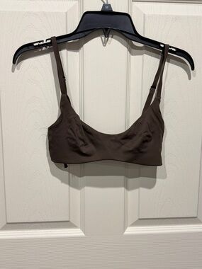 skims nine small dri fit sports bra